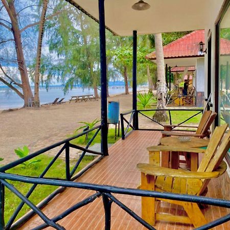 Marjoly Beach Resort Teluk Bakau Exterior photo