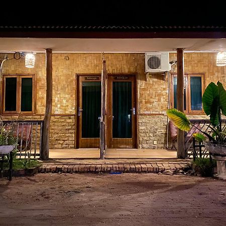 Marjoly Beach Resort Teluk Bakau Exterior photo