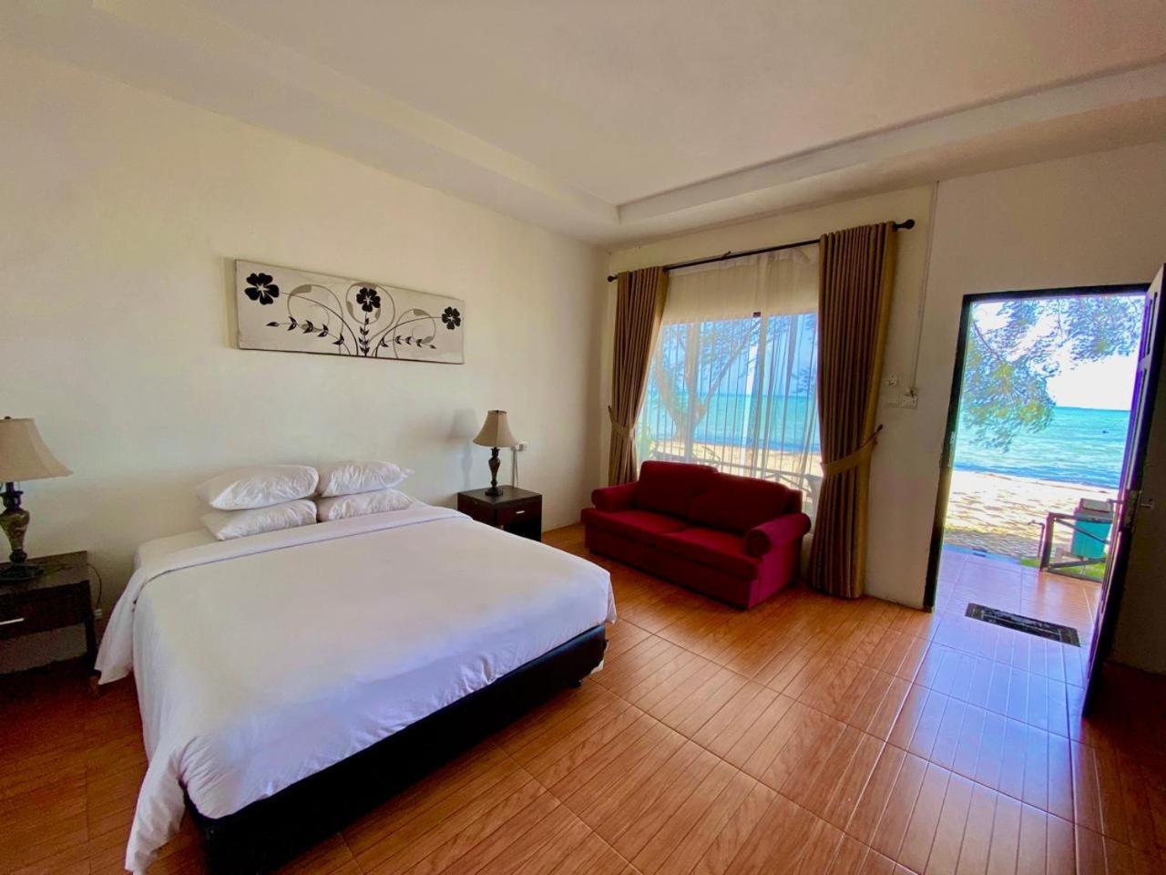Marjoly Beach Resort Teluk Bakau Exterior photo
