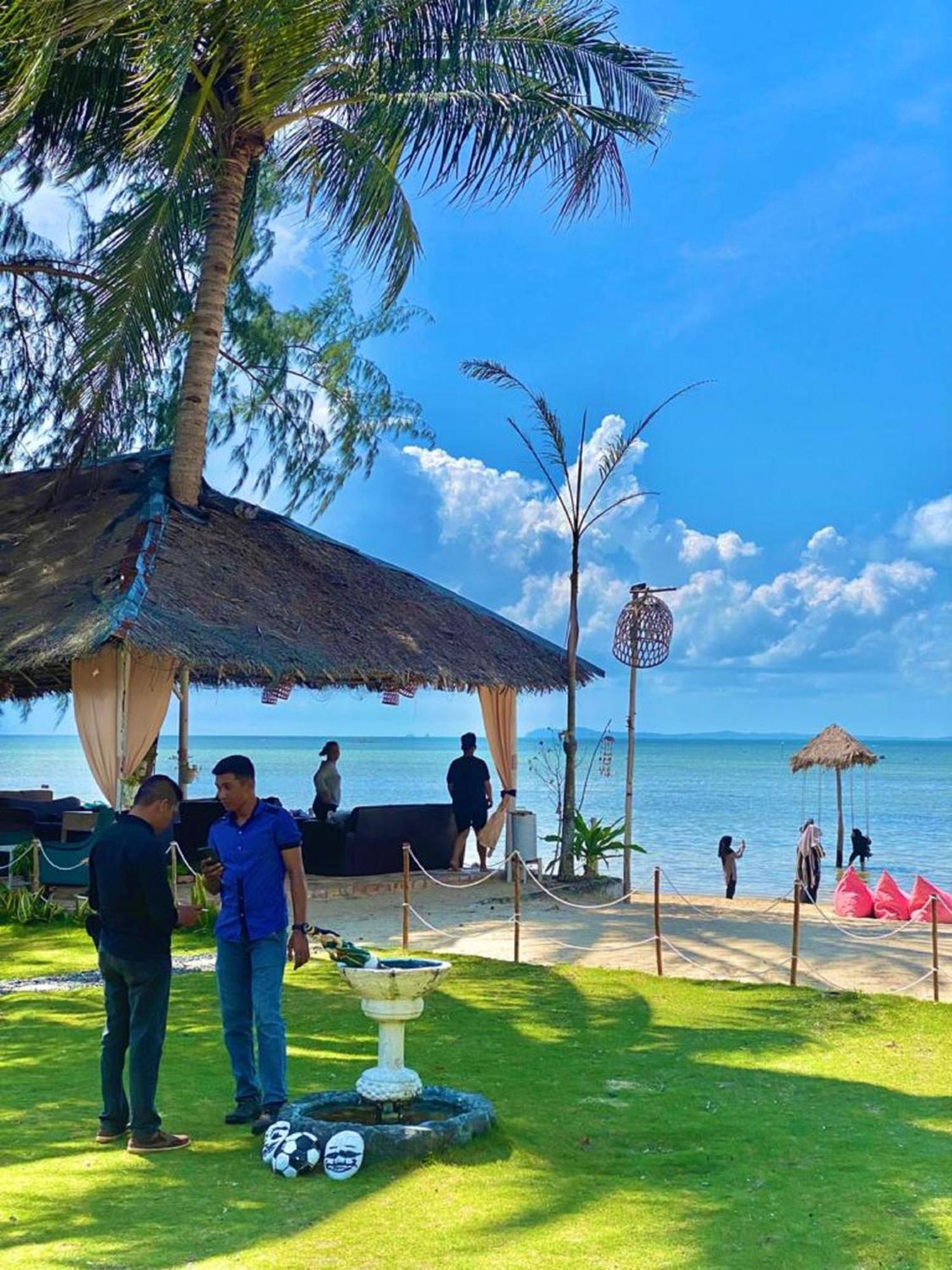 Marjoly Beach Resort Teluk Bakau Exterior photo