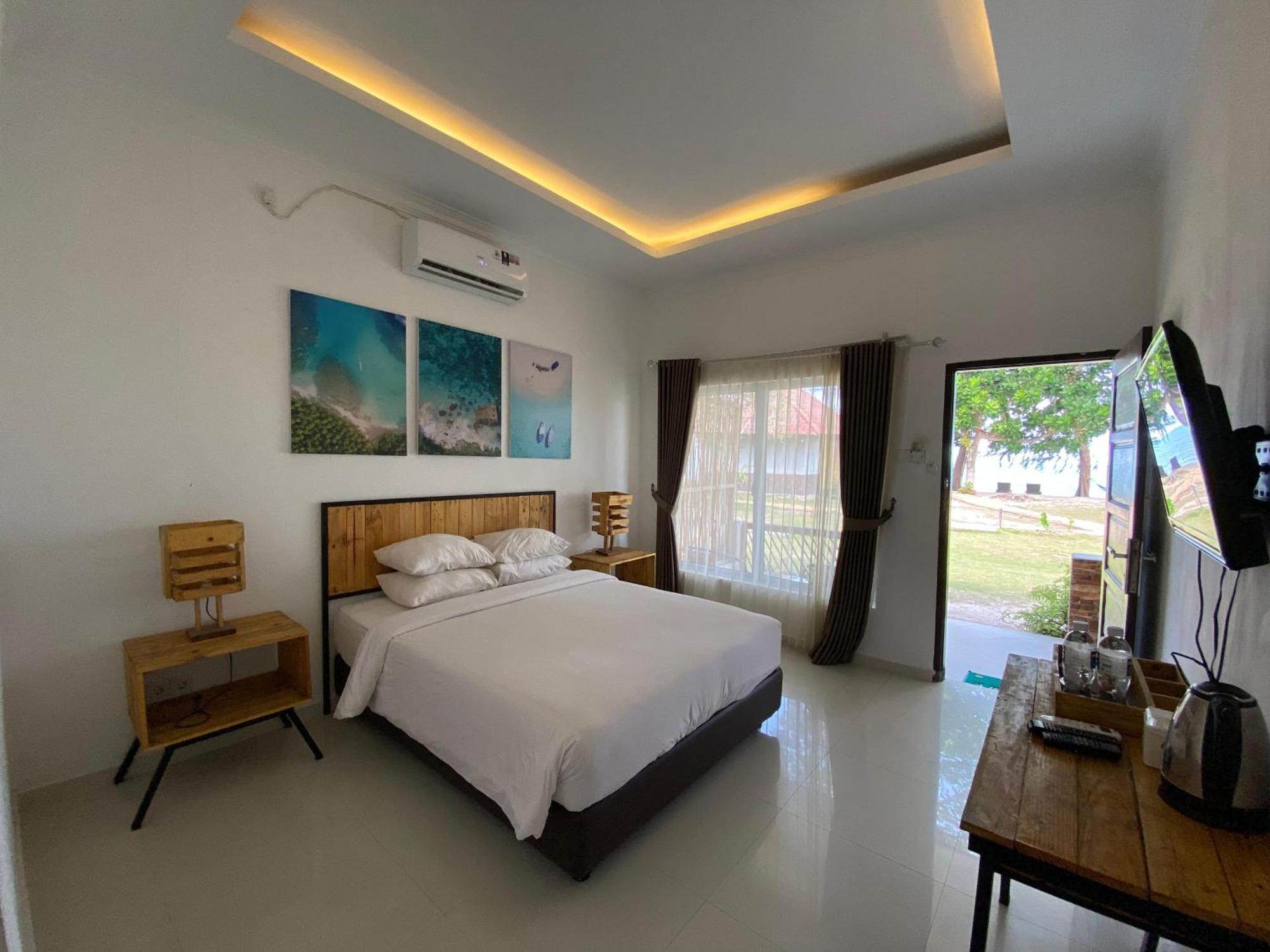 Marjoly Beach Resort Teluk Bakau Exterior photo