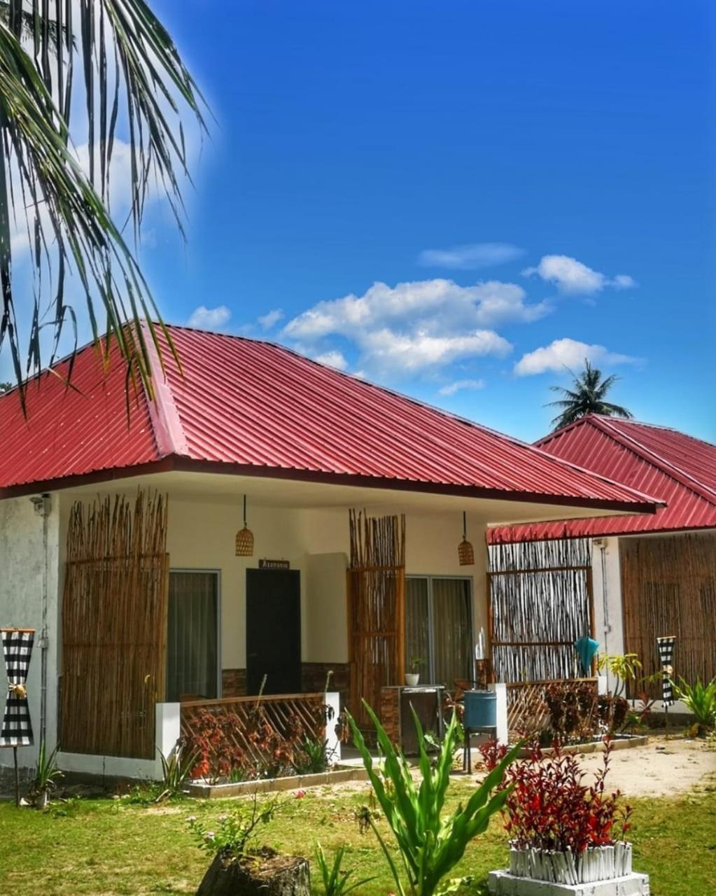 Marjoly Beach Resort Teluk Bakau Exterior photo
