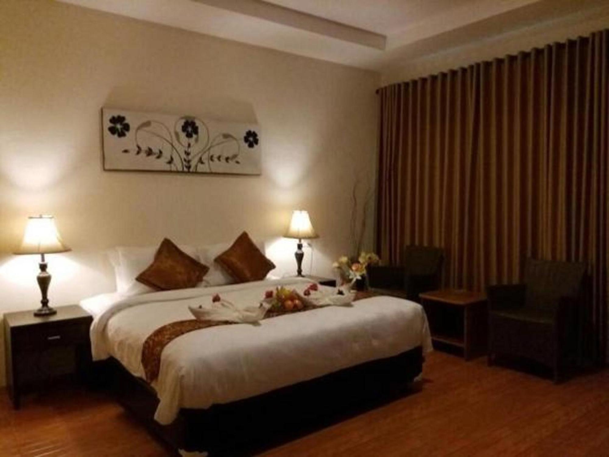 Marjoly Beach Resort Teluk Bakau Exterior photo
