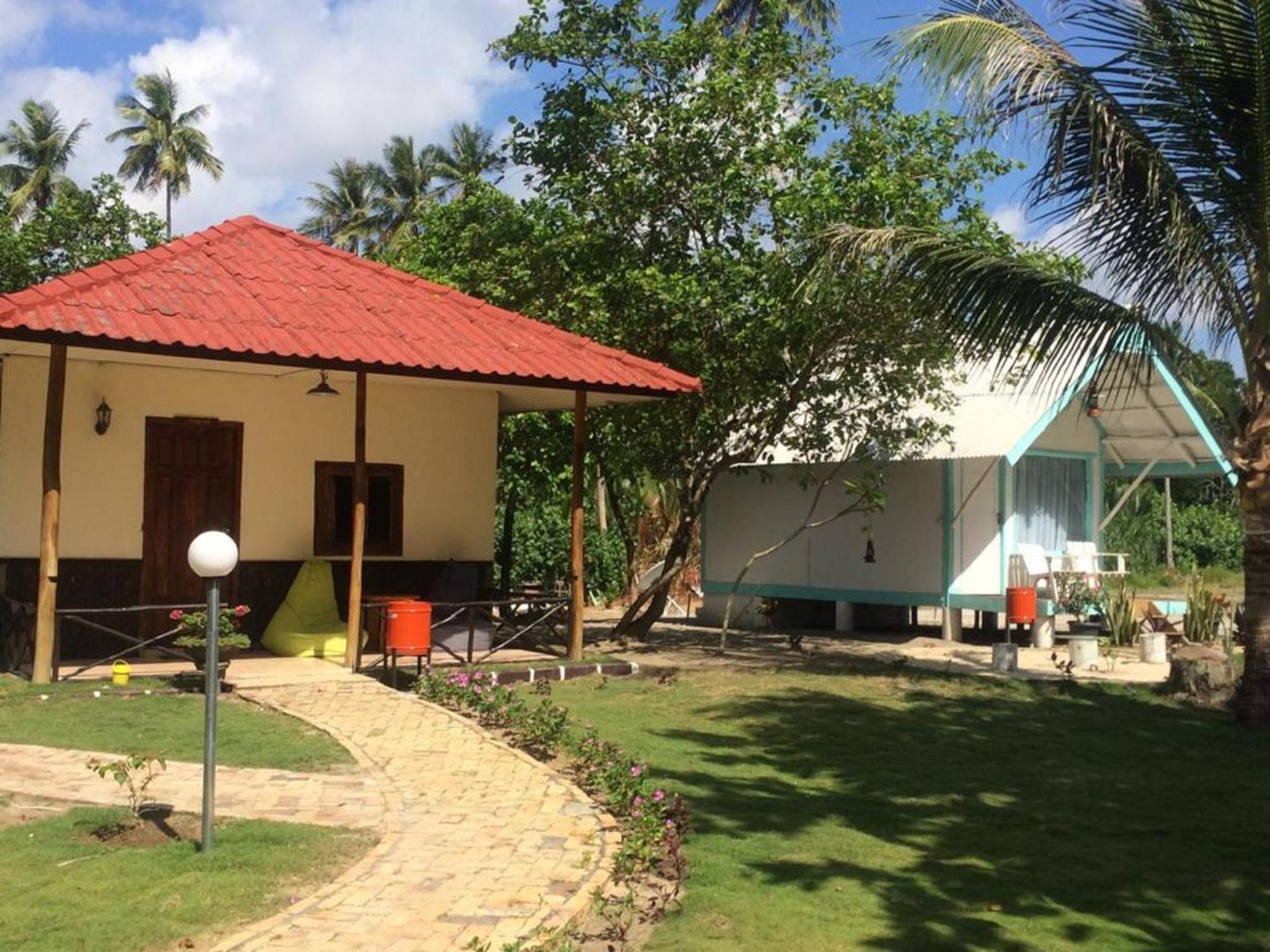 Marjoly Beach Resort Teluk Bakau Exterior photo