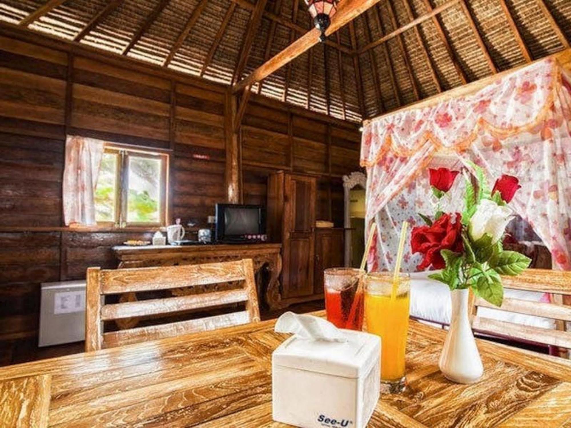 Marjoly Beach Resort Teluk Bakau Exterior photo