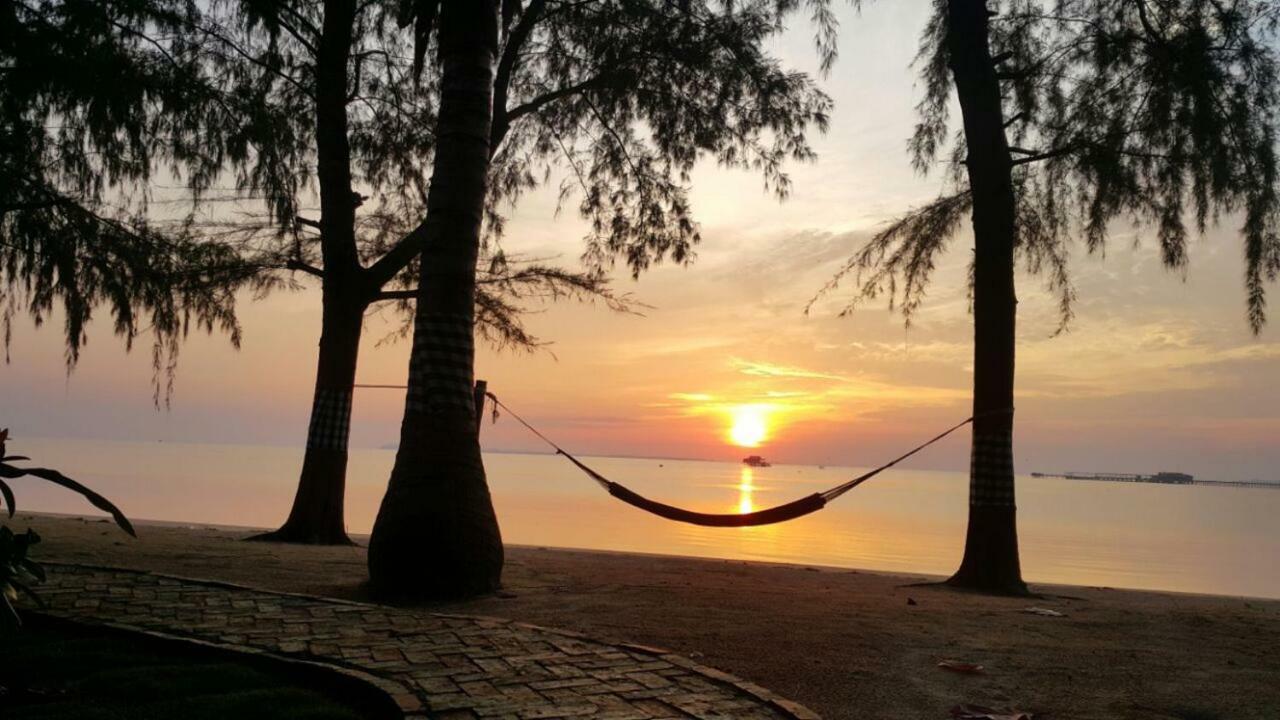 Marjoly Beach Resort Teluk Bakau Exterior photo